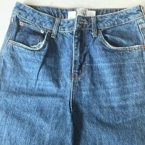 BDG puddle wide leg bill. Dark wash wide leg jeans. GUC like new